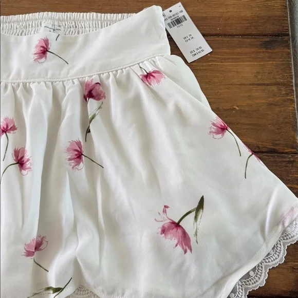 Abercrombie Kids White Skirt with Pink Floral Design - Picture 3 of 4